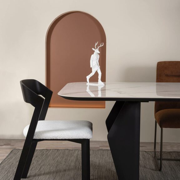 DESIRE TABLE