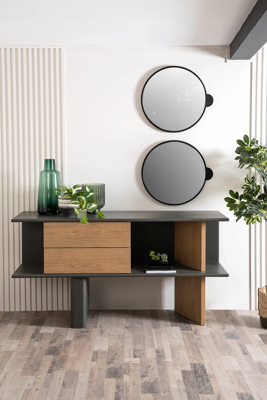 CUTE CONSOLE UNIT image