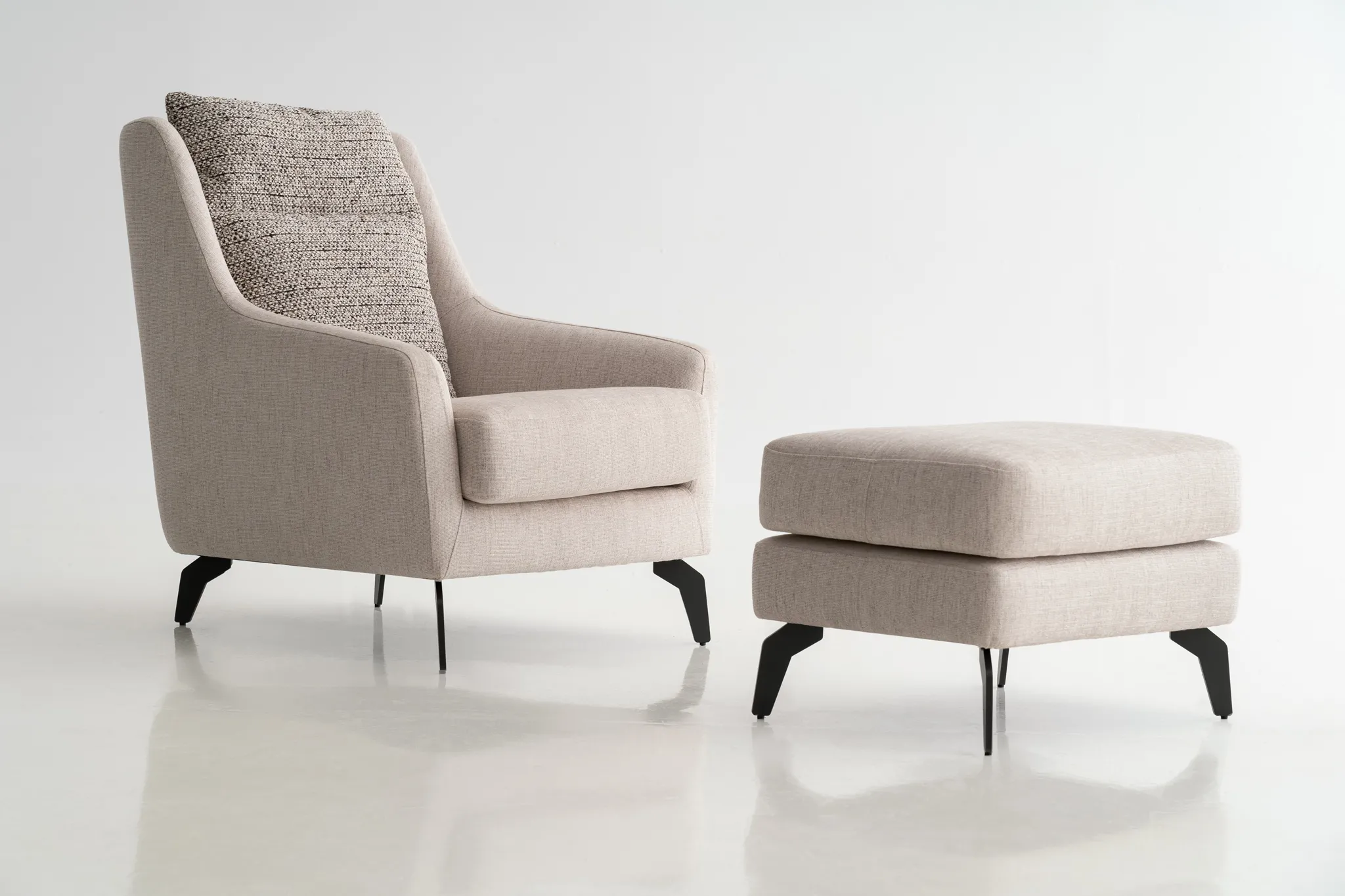 ELTON ARMCHAIR image